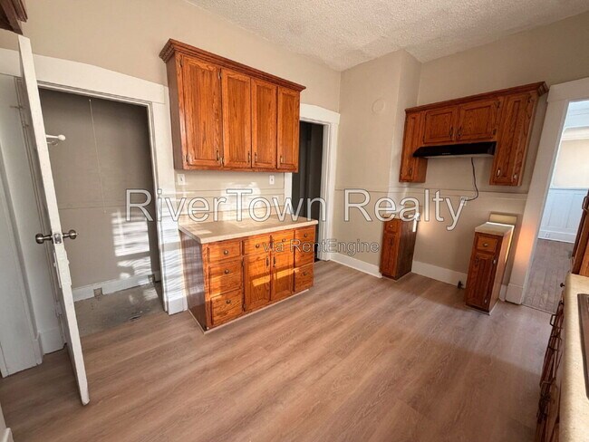 Building Photo - 1229 Faxon Ave