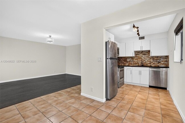 Building Photo - 9920 NW 68th Pl