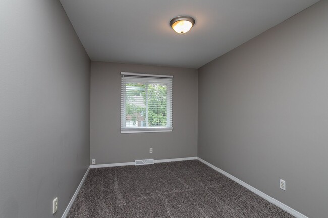 Building Photo - 4300-4302 Mount Carmel Lane