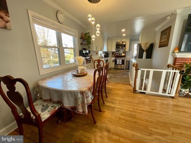 Building Photo - 6822 Donahue Ct