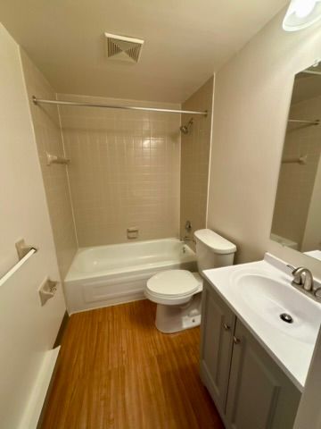 Building Photo - 2668 Elmwood Ave