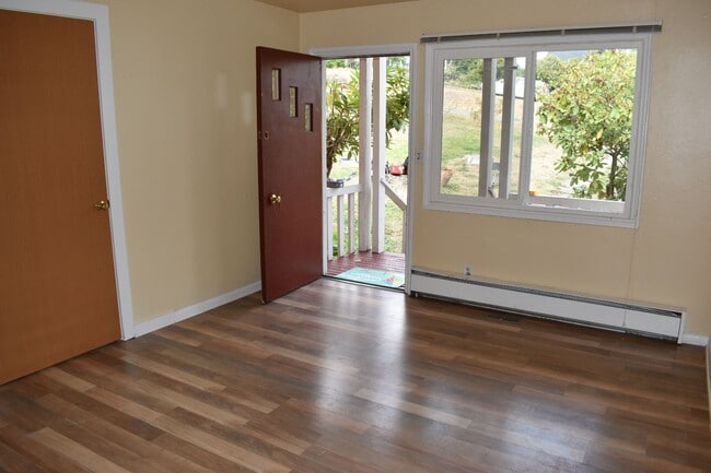 Building Photo - 3 Bedroom, Near Western Washington University