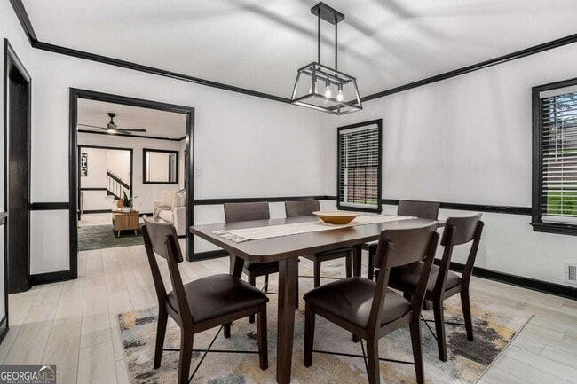 Building Photo - 788 Sherwood Rd N W