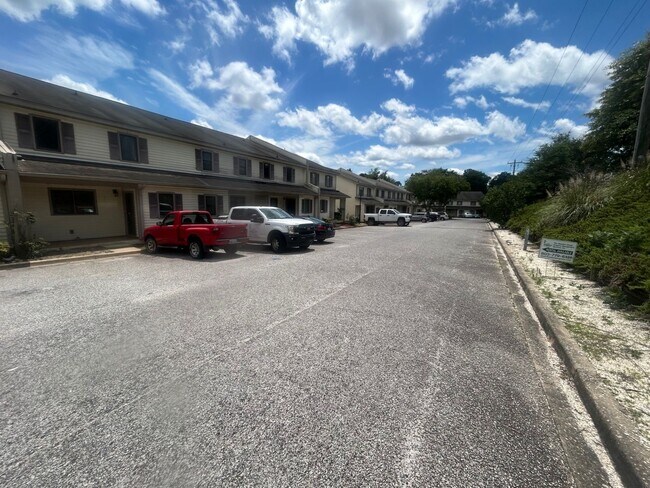 Building Photo - 137 Lionsgate Dr