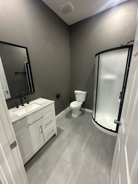 Bathroom - 522 Central Ave