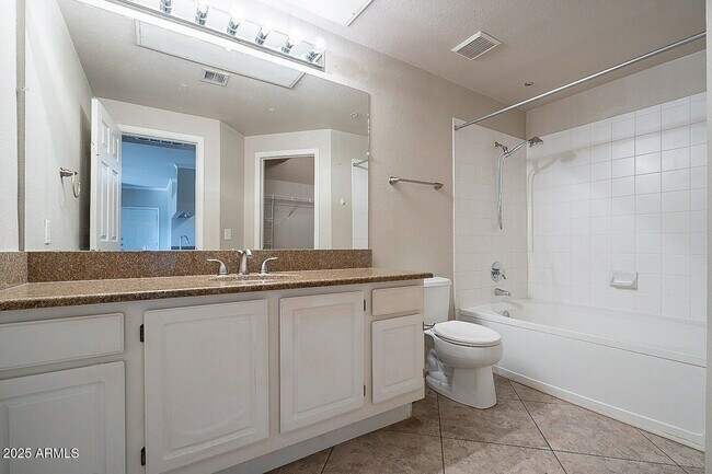 Building Photo - 5401 E Van Buren St