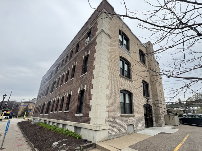 Building Photo - 900 Centennial Pl