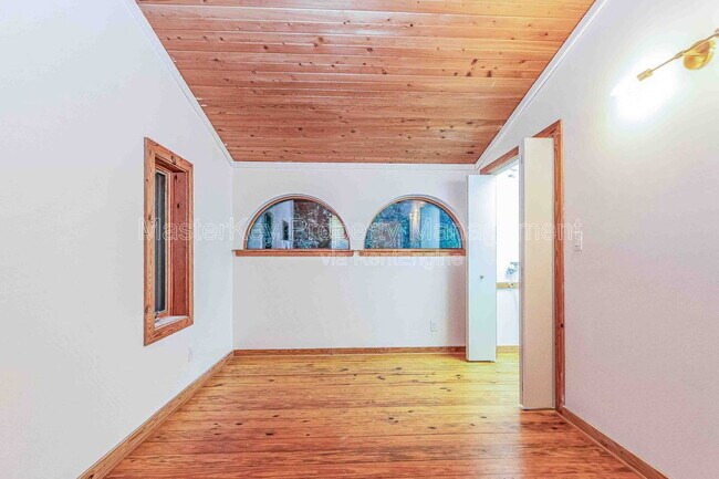 Building Photo - 380 Hatley Rd