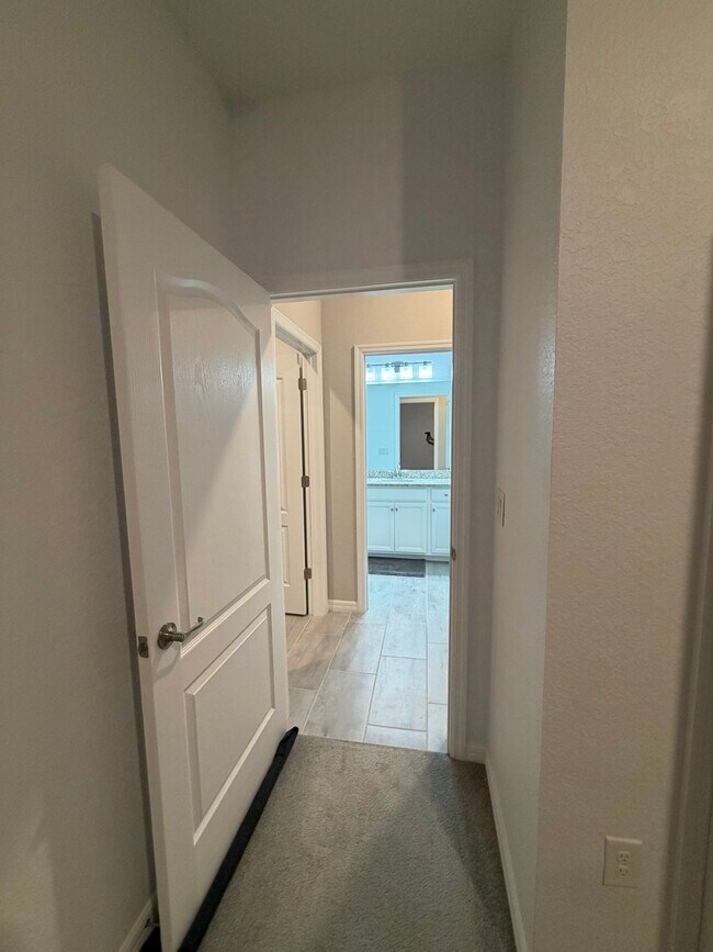 Building Photo - 11815 Bluebird Pl