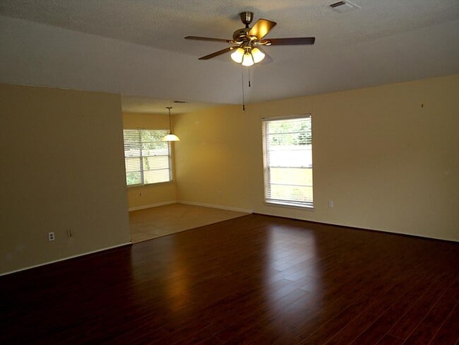 Building Photo - 6811 Renfro Dr