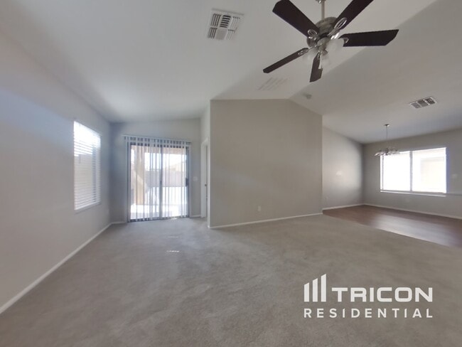 Building Photo - 40059 W Thornberry Ln