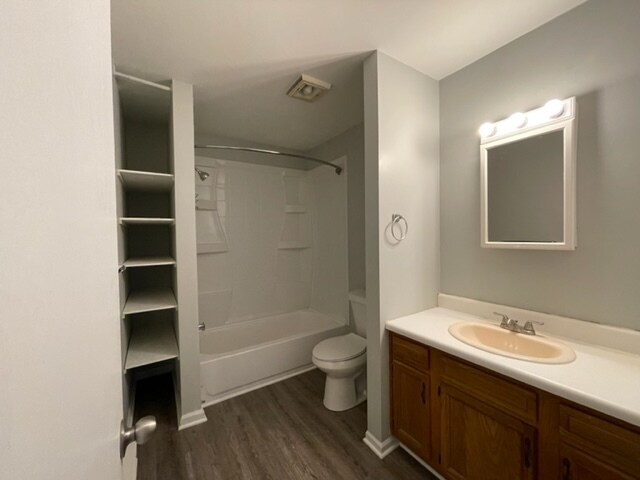 Building Photo - 534 S College Dr