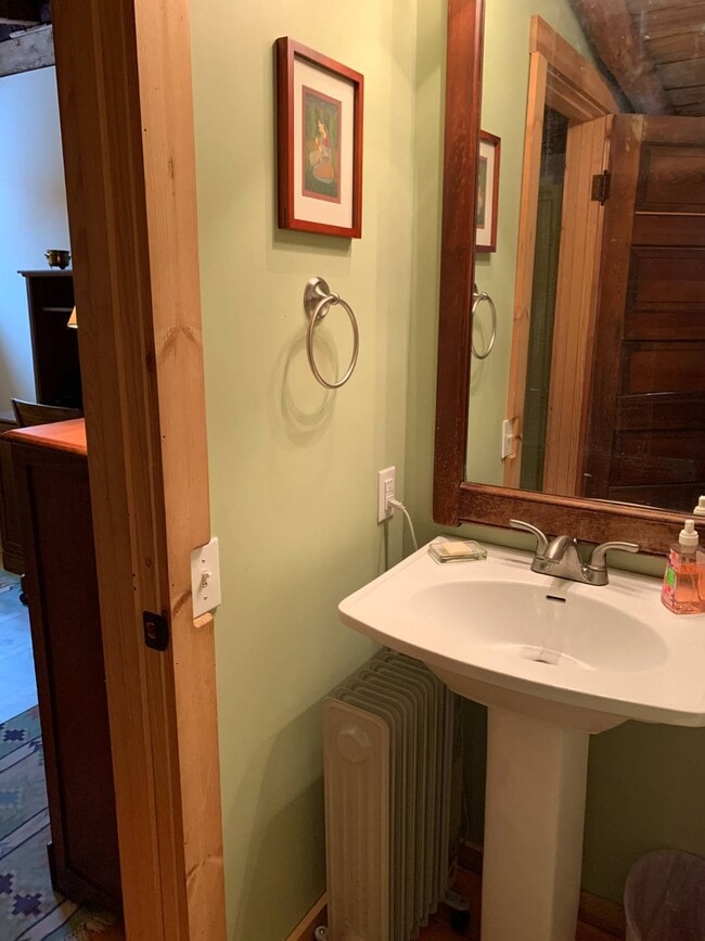 Building Photo - 40 Henry Houghtaling Rd