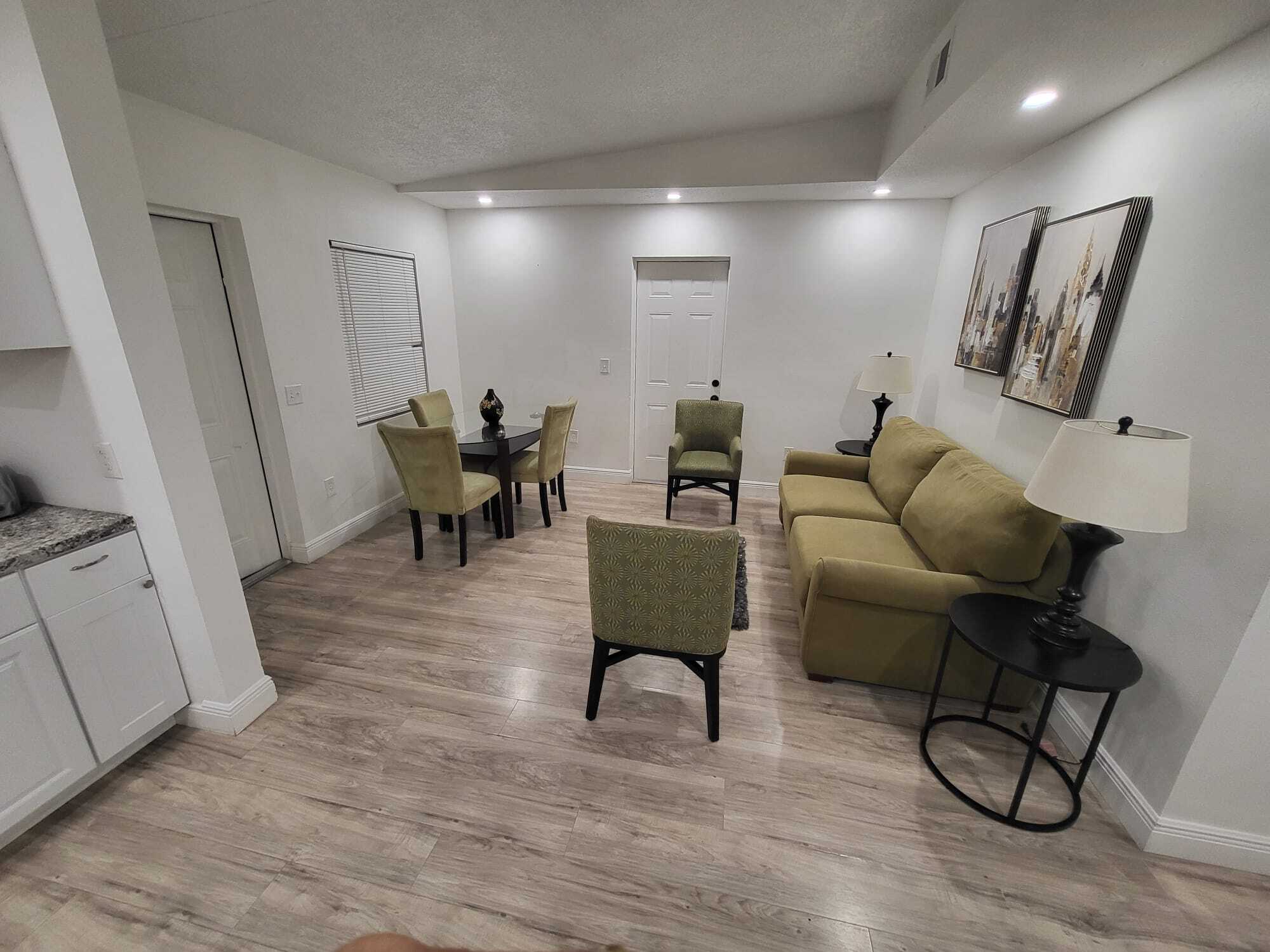 Building Photo - 802 Ferndell Rd