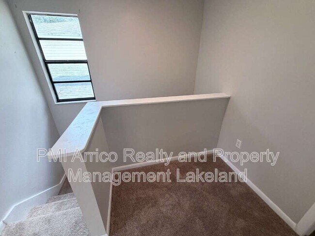 Building Photo - 3584 Raintree Cir