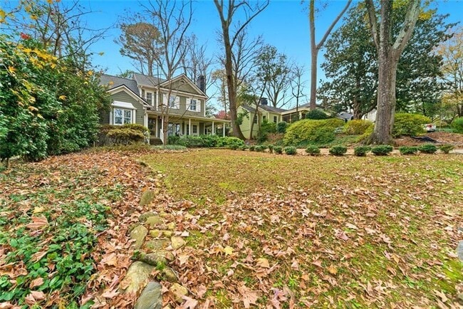 Building Photo - 302 Hascall Rd NW