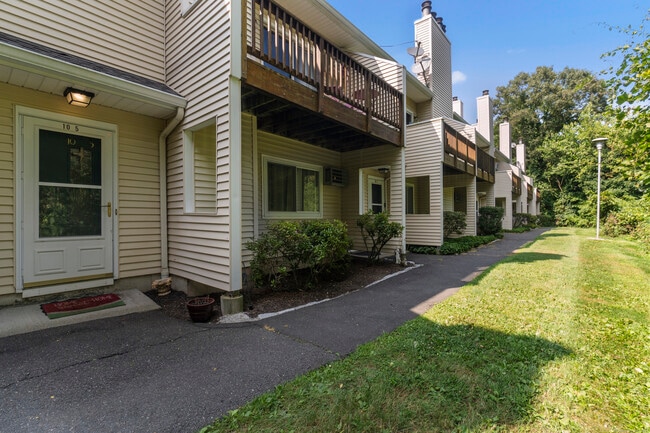 Primary Photo - 8 Rose Ln