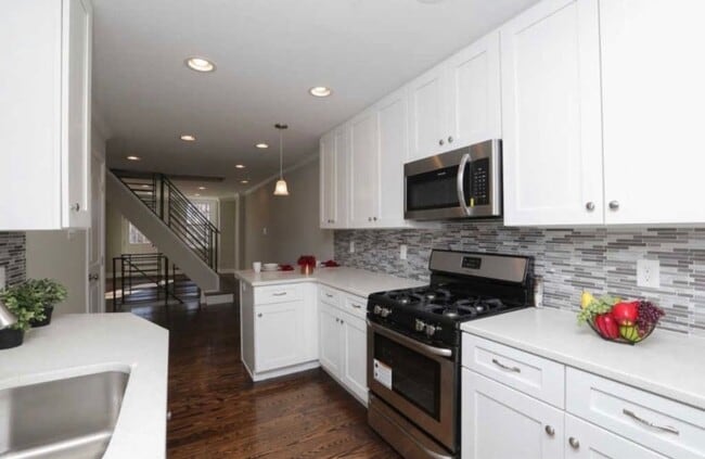Building Photo - 2 Bedroom 1.5 Bath Home in Conshohocken wi...