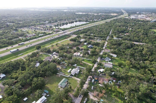 Building Photo - 3 Bedroom / 2 Bath House On An Acre