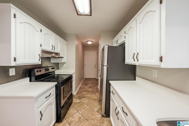 Building Photo - 2064 Edenwood Dr