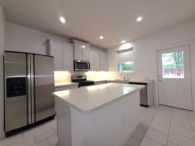 Building Photo - 40732 Guillemont Ln