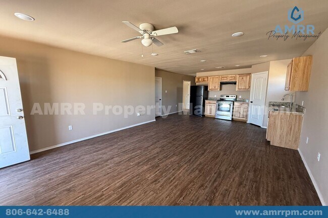 Building Photo - 3 Bedroom Home In North Lubbock!