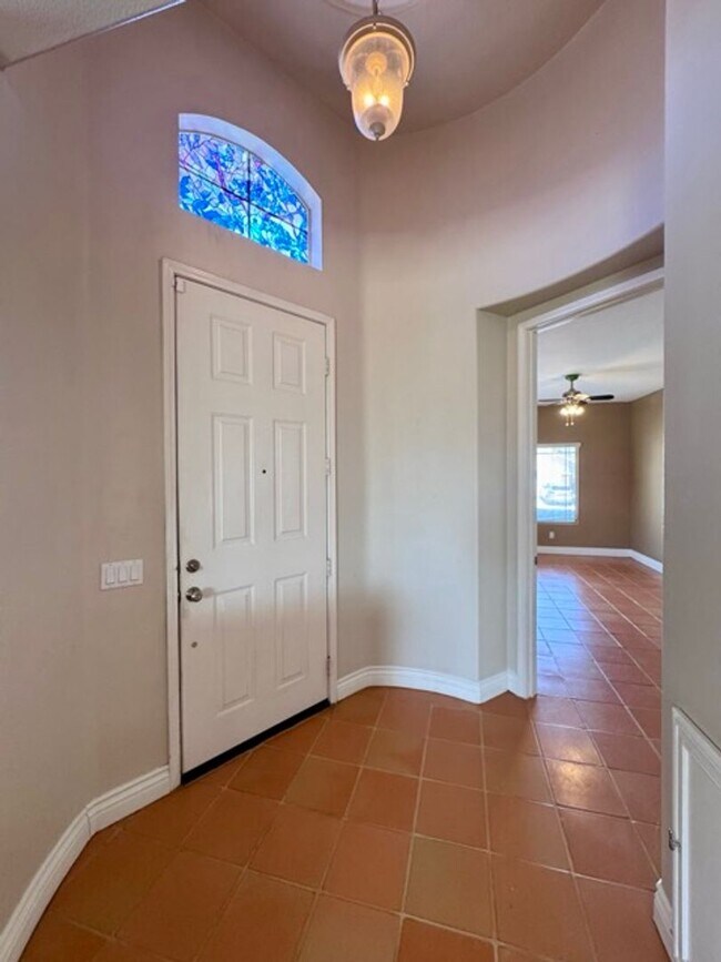 Building Photo - Beautiful 4 Bedroom + Office Home for Lease