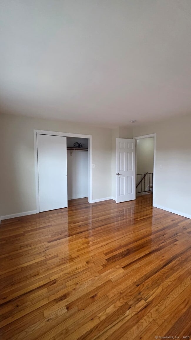 Building Photo - 104 Yacht St