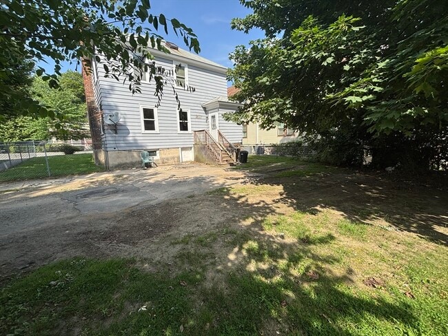Building Photo - 466 Chandler St