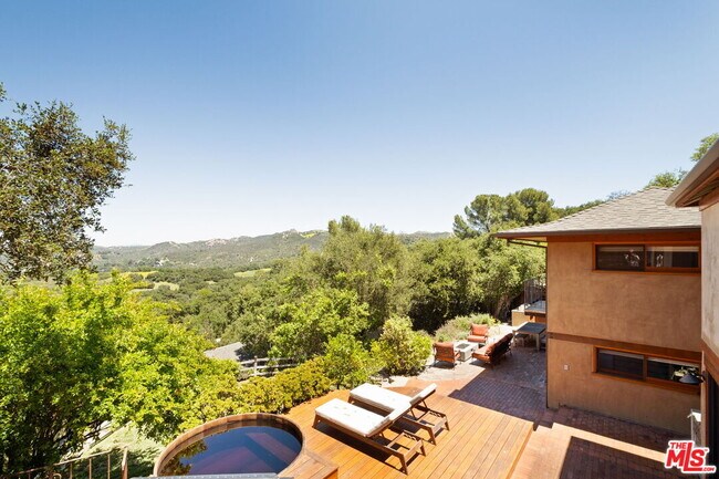 Primary Photo - 21071 Waveview Dr