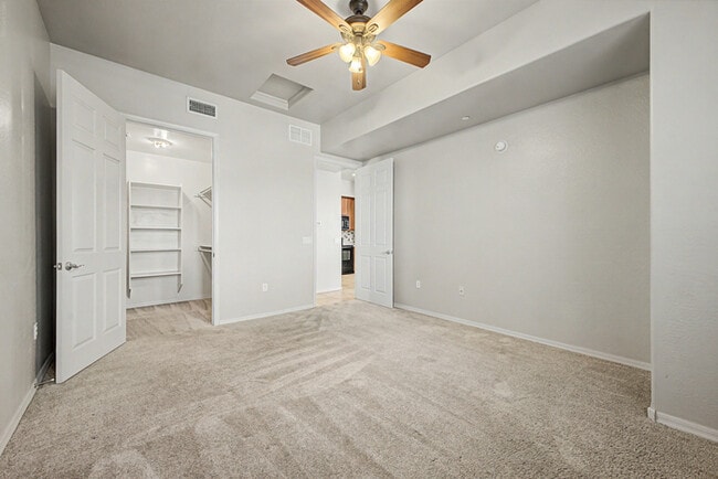 Building Photo - 3332 S Gilbert Rd