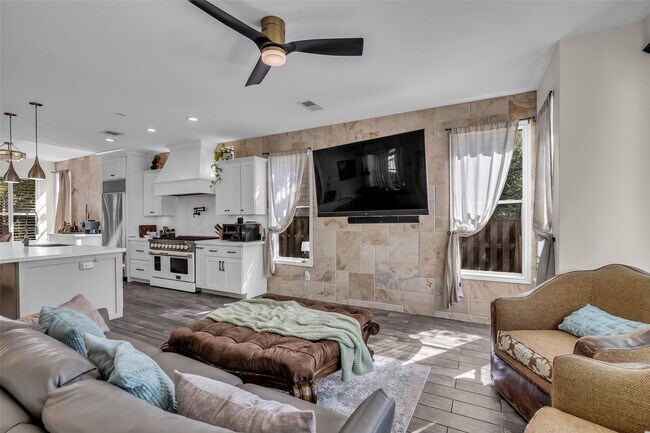 Building Photo - 55 S Bethany Bend Cir