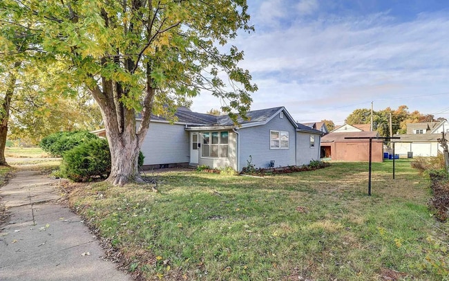 Building Photo - Spacious 2 Bedroom Iowa Home Available Now