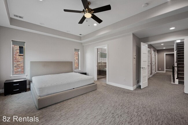 Building Photo - 3 br, 3.5 bath House - 2127 Lowell Blvd