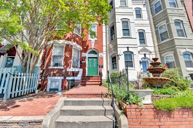 Building Photo - 121 New York Ave NW