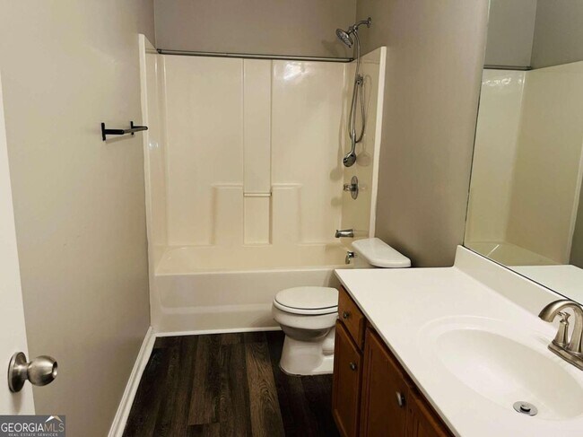 Building Photo - 26 Cliffhaven Cir