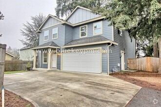 Building Photo - 4 Bed, 2.5 Bath Home in North Image Neighb...