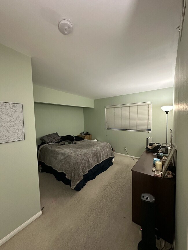 Building Photo - 4385 Georgia St