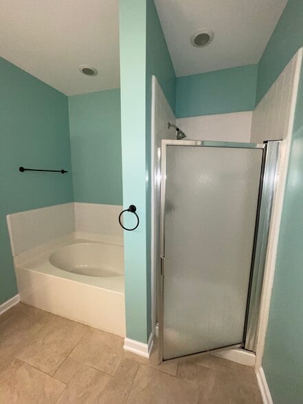 Master bath - 7602 Astoria Place