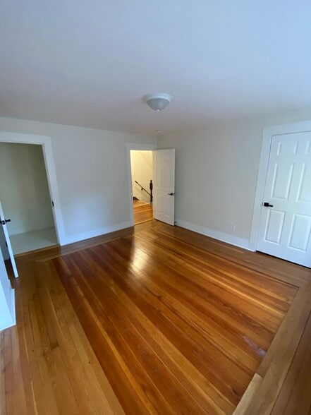 Building Photo - 17 Linden Pl
