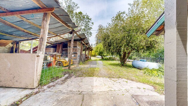 Building Photo - Adorable West County One Bedroom Cottage