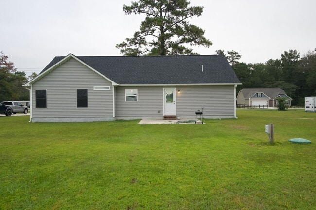 Building Photo - 2013 Belgrade-Swansboro Rd