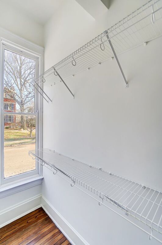 Building Photo - 2701 Cleinview Ave