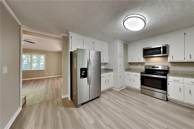 Building Photo - 2693 Raven Trail NE