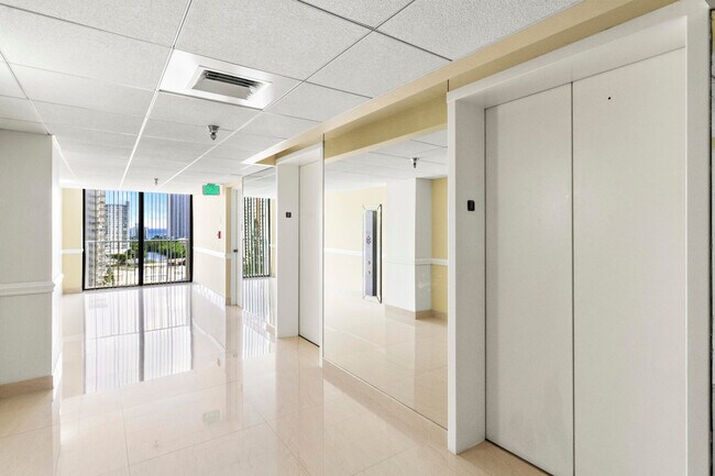 Building Photo - 290 174th St St