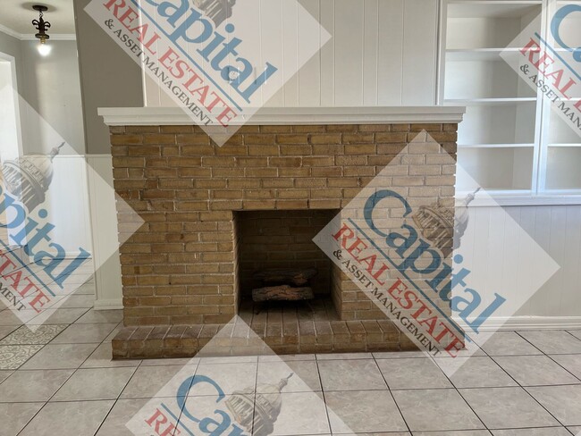 Building Photo - 3 Bedroom With Move In Special