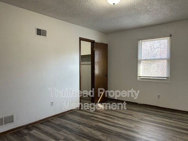 Building Photo - 8307 Woodson Dr