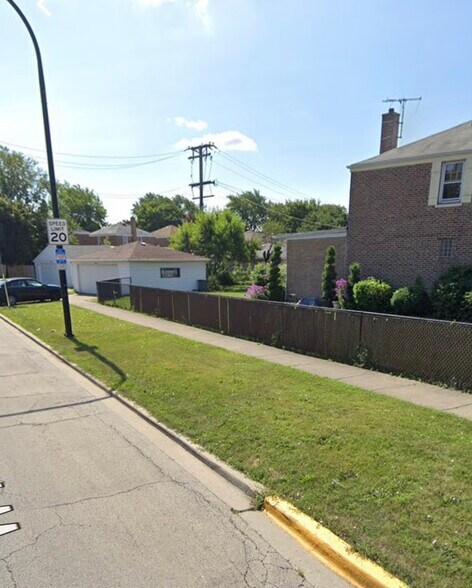 Fenced Yard - 3263 S 58th Ct