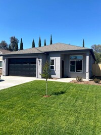 Building Photo - Beautiful home in Legacy Estates