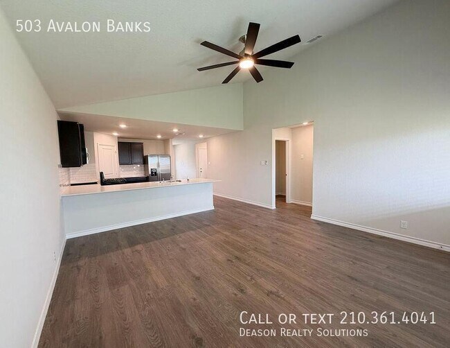 Building Photo - 503 Avalon